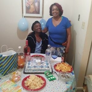 Meet your Posher, Cynthia